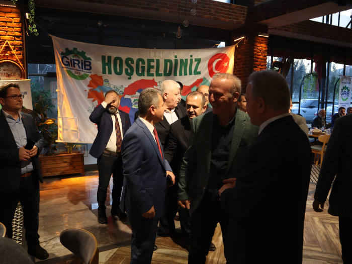 GİRİB Giresun İşadamları ve Bürokratlar Derneğinin HARLA Dönerde düzenlediği İFTAR yemeği Fotoğrafları