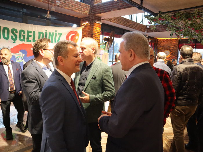 GİRİB Giresun İşadamları ve Bürokratlar Derneğinin HARLA Dönerde düzenlediği İFTAR yemeği Fotoğrafları