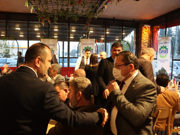 GİRİB Giresun İşadamları ve Bürokratlar Derneğinin HARLA Dönerde düzenlediği İFTAR yemeği Fotoğrafları