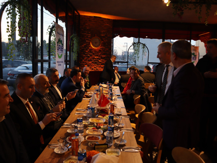 GİRİB Giresun İşadamları ve Bürokratlar Derneğinin HARLA Dönerde düzenlediği İFTAR yemeği Fotoğrafları