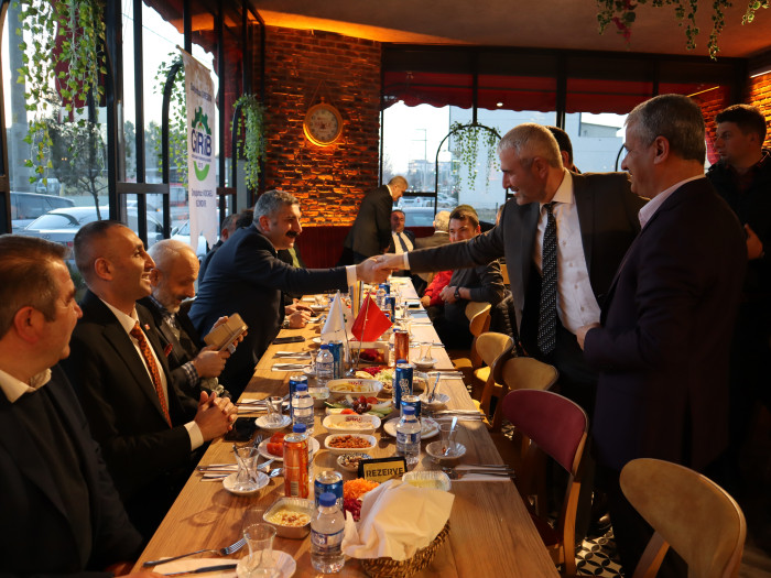 GİRİB Giresun İşadamları ve Bürokratlar Derneğinin HARLA Dönerde düzenlediği İFTAR yemeği Fotoğrafları