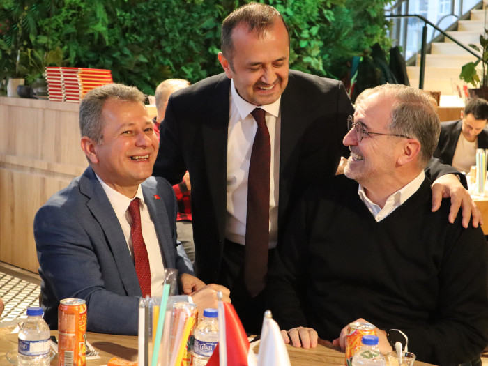 GİRİB Giresun İşadamları ve Bürokratlar Derneğinin HARLA Dönerde düzenlediği İFTAR yemeği Fotoğrafları