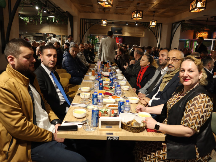 GİRİB Giresun İşadamları ve Bürokratlar Derneğinin HARLA Dönerde düzenlediği İFTAR yemeği Fotoğrafları