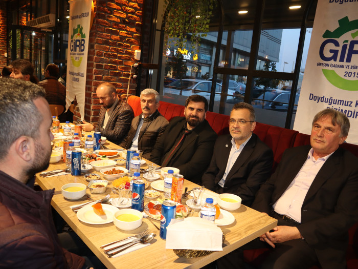 GİRİB Giresun İşadamları ve Bürokratlar Derneğinin HARLA Dönerde düzenlediği İFTAR yemeği Fotoğrafları