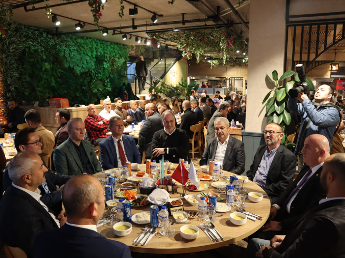 GİRİB Giresun İşadamları ve Bürokratlar Derneğinin HARLA Dönerde düzenlediği İFTAR yemeği Fotoğrafları
