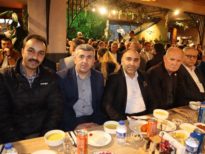 GİRİB Giresun İşadamları ve Bürokratlar Derneğinin HARLA Dönerde düzenlediği İFTAR yemeği Fotoğrafları