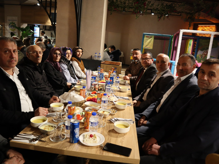 GİRİB Giresun İşadamları ve Bürokratlar Derneğinin HARLA Dönerde düzenlediği İFTAR yemeği Fotoğrafları