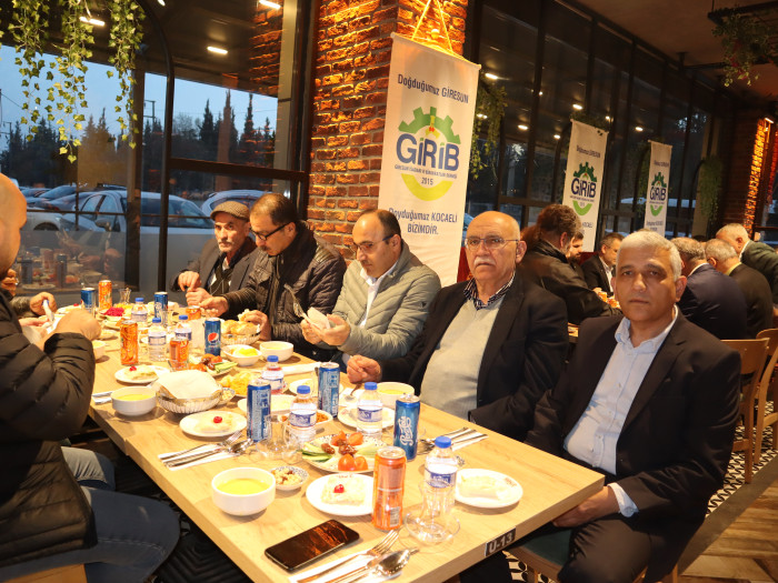 GİRİB Giresun İşadamları ve Bürokratlar Derneğinin HARLA Dönerde düzenlediği İFTAR yemeği Fotoğrafları
