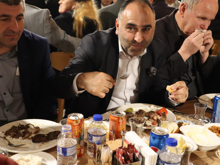 GİRİB Giresun İşadamları ve Bürokratlar Derneğinin HARLA Dönerde düzenlediği İFTAR yemeği Fotoğrafları