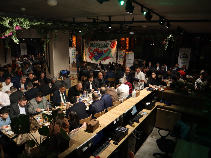 GİRİB Giresun İşadamları ve Bürokratlar Derneğinin HARLA Dönerde düzenlediği İFTAR yemeği Fotoğrafları