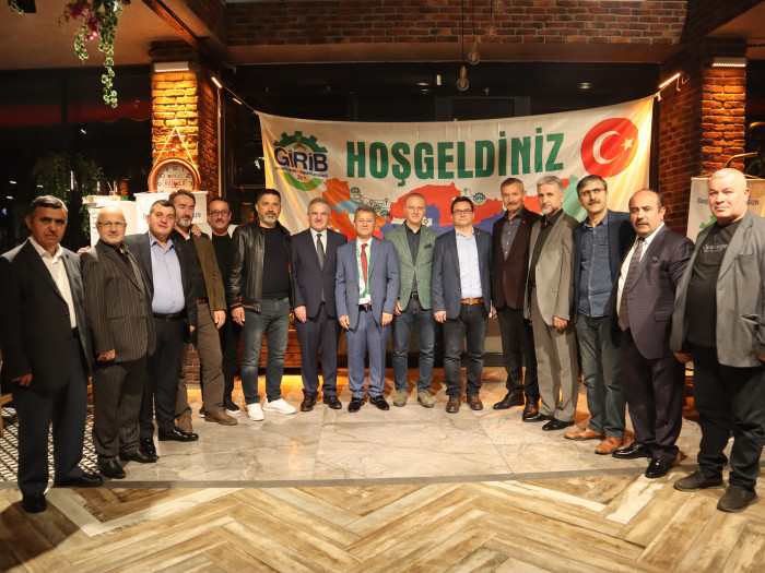 GİRİB Giresun İşadamları ve Bürokratlar Derneğinin HARLA Dönerde düzenlediği İFTAR yemeği Fotoğrafları