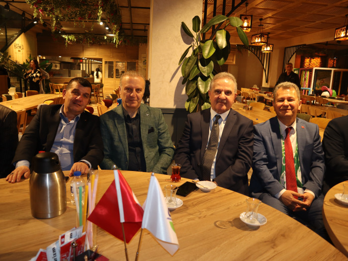 GİRİB Giresun İşadamları ve Bürokratlar Derneğinin HARLA Dönerde düzenlediği İFTAR yemeği Fotoğrafları