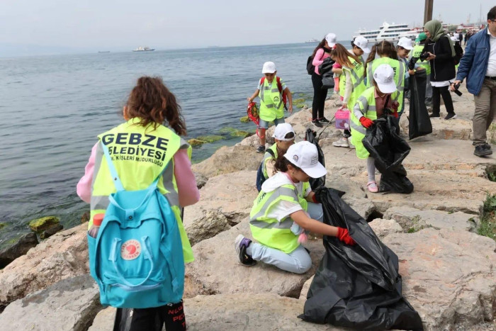 ESKİHİSAR'DA DENİZDEN ÇIKANLAR