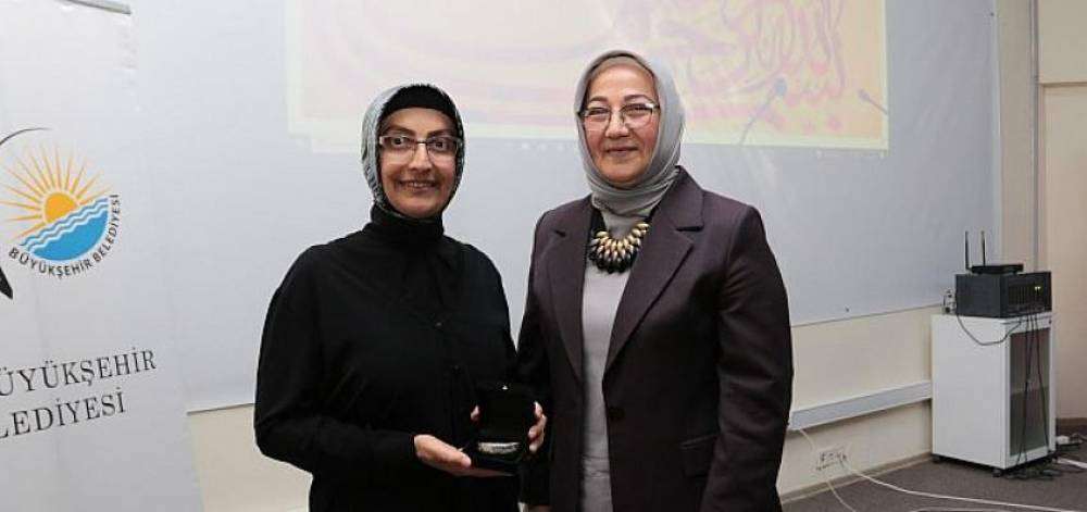 Van Büyükşehir Belediyesi'nin Kur`an-ı Kerim kursunu bitiren öğrenciler için hatim programı düzenlendi.