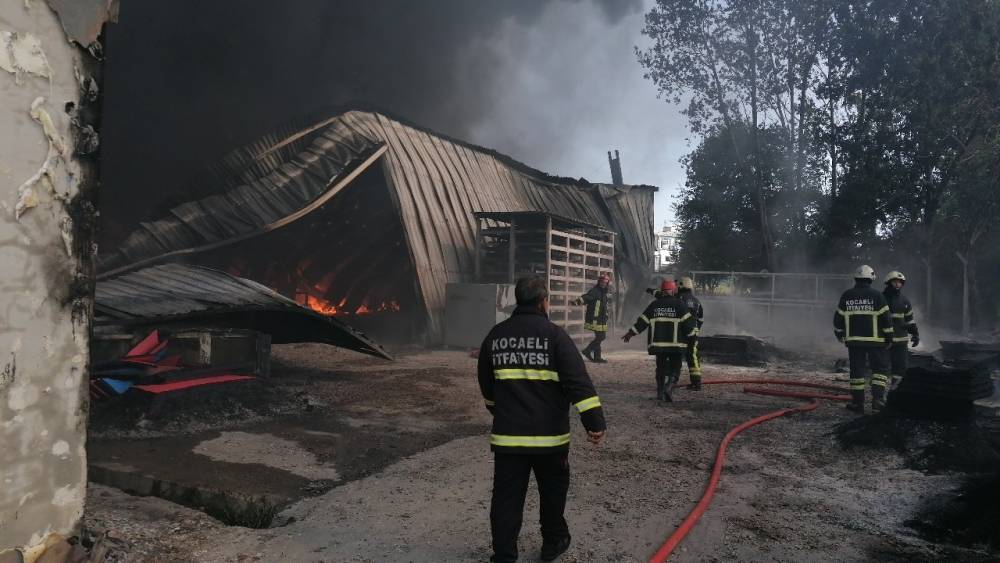Gebze’de fabrikada yangın