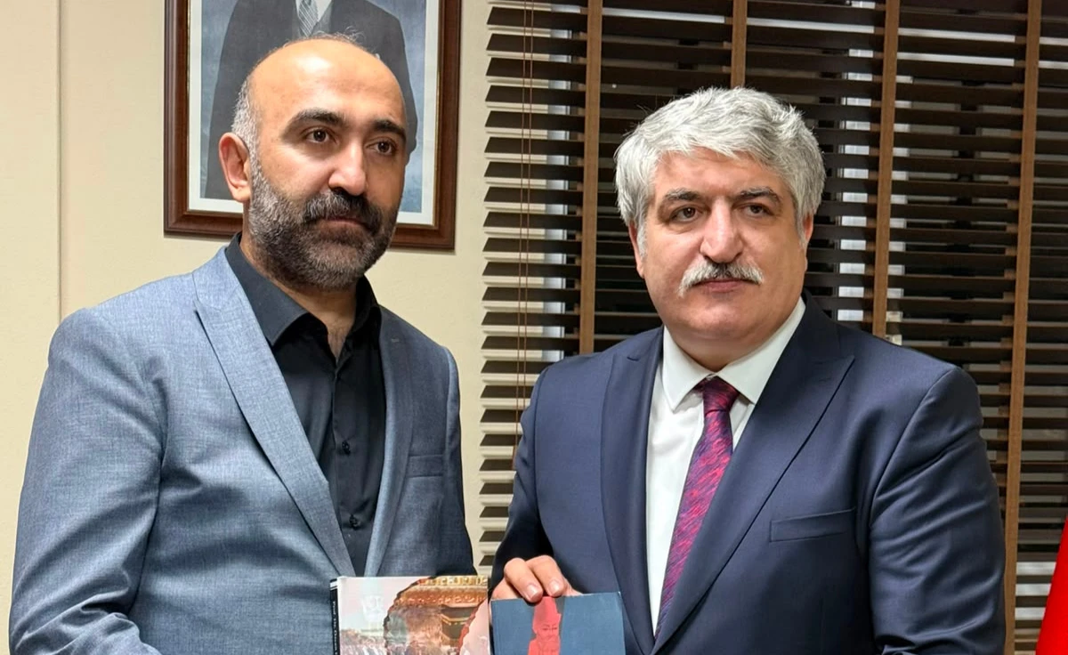 Anahtar Parti Genel Başkan Yardımcısı Prof. Dr. &Ouml;zcan G&uuml;ng&ouml;r&rsquo;den Muharrem Ayında &Ccedil;ayırova Abdal Musa Cemevi&rsquo;ne ziyaret