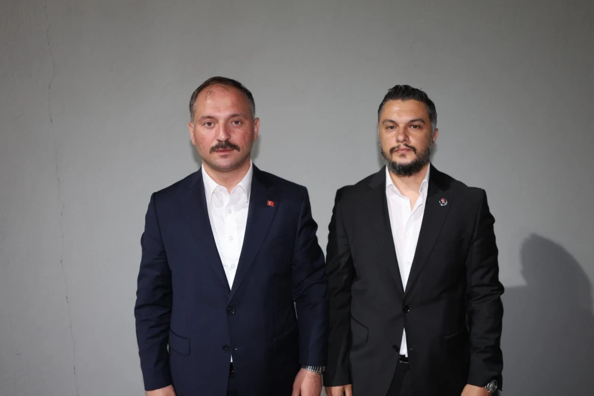B&uuml;y&uuml;k Birlik Partisi &Ccedil;ayırova İl&ccedil;e Başkanlığında G&ouml;rev Değişimi
