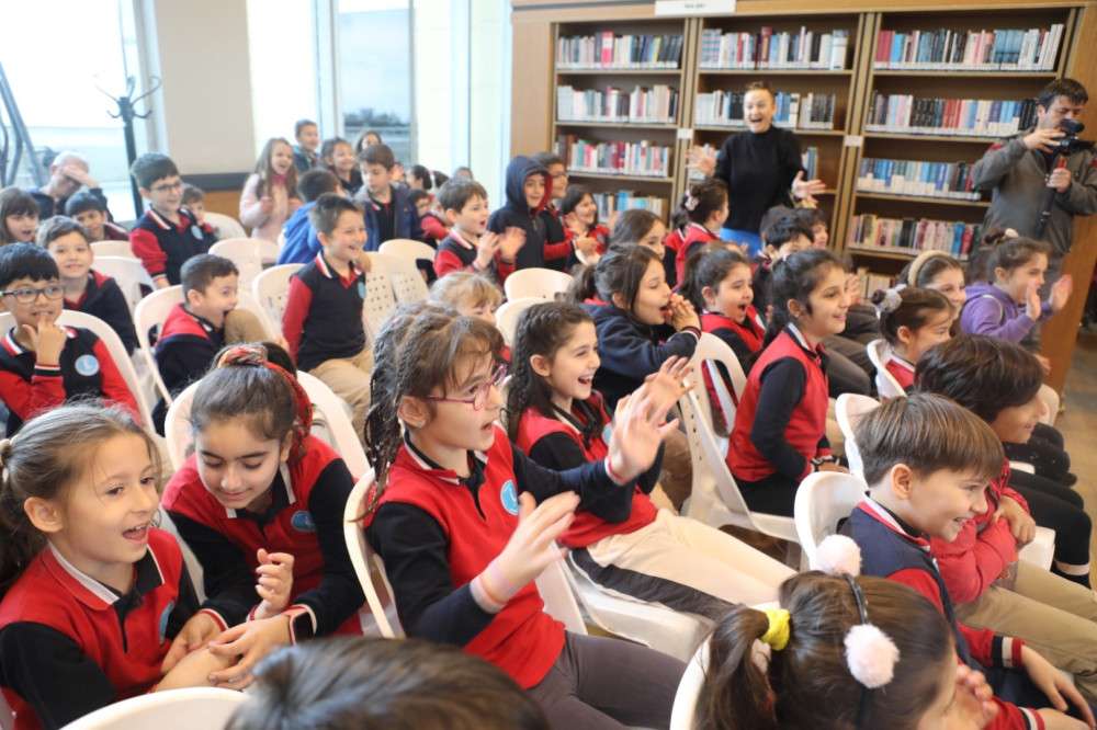 Büyükşehir çocukları sevdikleri yazarlarla buluşturdu
