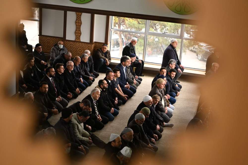 Büyükşehir'in katkılarıyla tamamlanan Kartepe İstasyon Camii ibadete açıldı