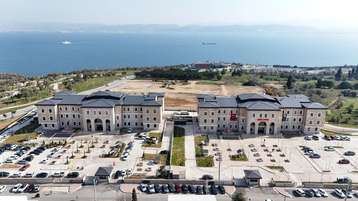 Darıca Belediyesi&rsquo;nden Sıfır Atık Hamlesi: &Ccedil;&ouml;p Kutuları Kaldırıldı, Geri D&ouml;n&uuml;ş&uuml;m Sistemi Başladı