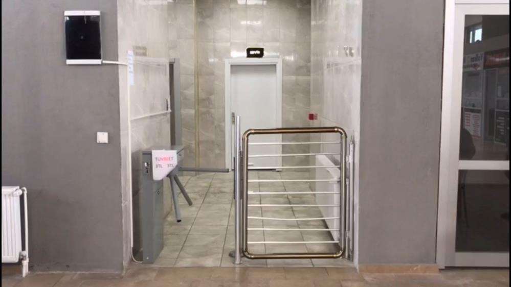 Emzirme odasına ve mescide para ile giriliyor