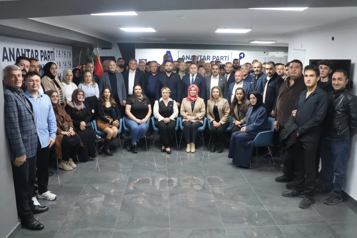 Gebze’de Anahtar Parti’den Güç Gösterisi: 220 Yeni Üye ile 1400’ü Aştı