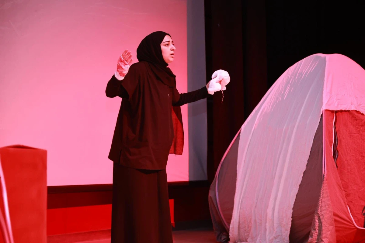 GKM&rsquo;de &ldquo;Gazze&rsquo;nin Kadınları&rdquo; Ayakta Alkışlandı