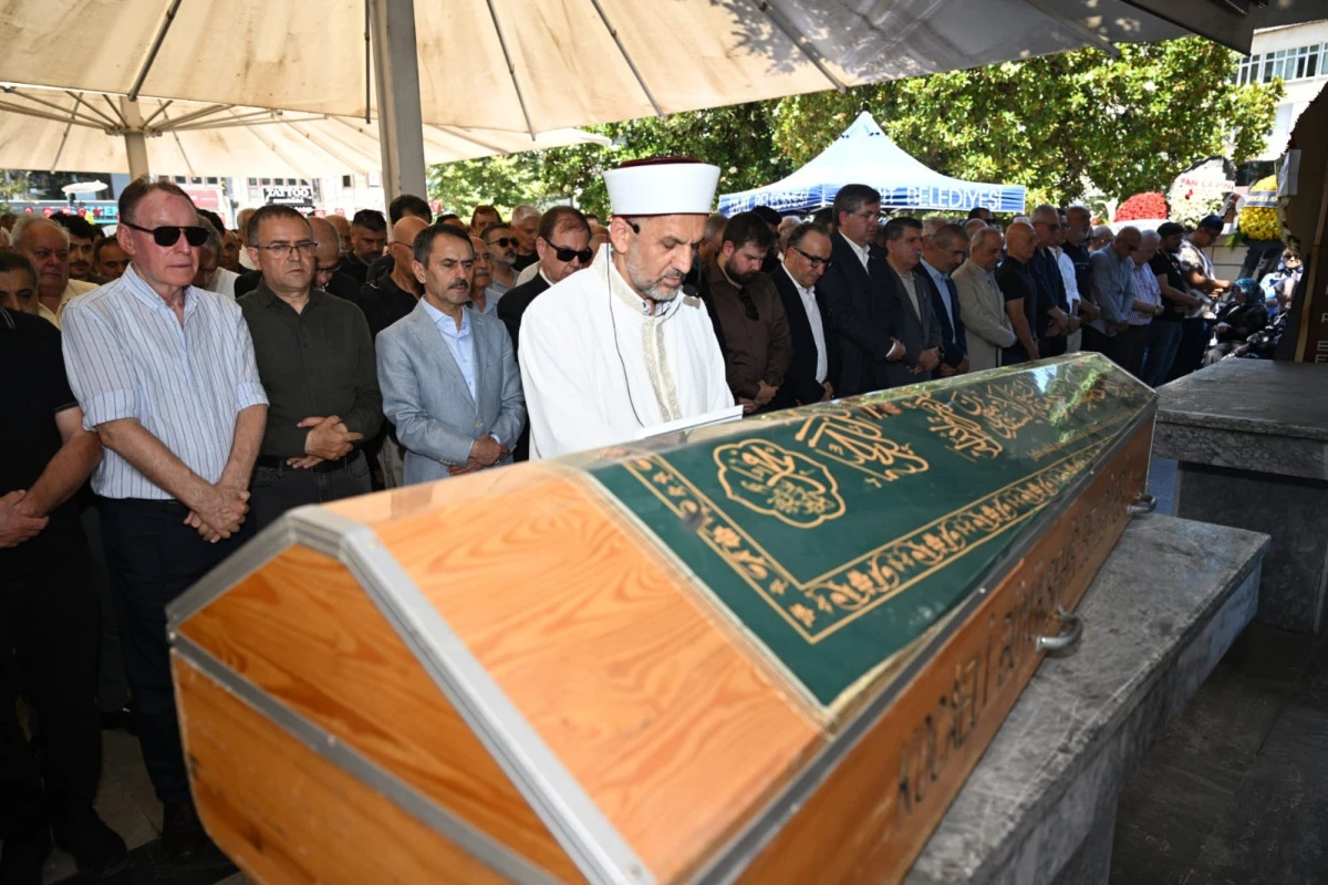 Vali Aktaş, İş İnsanı Hayrettin Ulusoy&rsquo;un Cenaze Namazına Katıldı